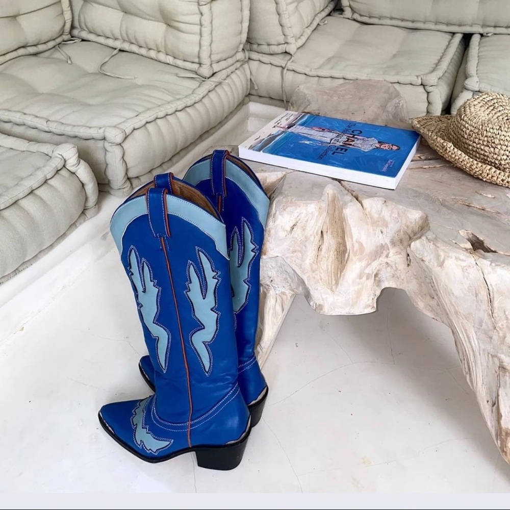 gorgeous handmade royal blue leather cowboy boots